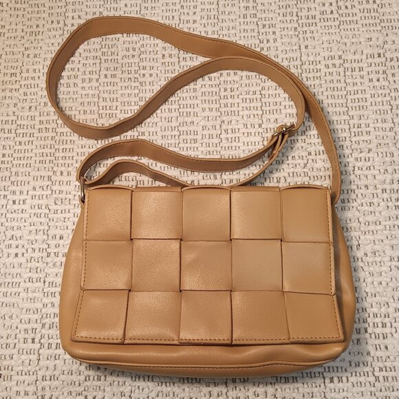 Alexis Bendel women's caramel color woven front flap shoulder purse - Picture 1 of 16